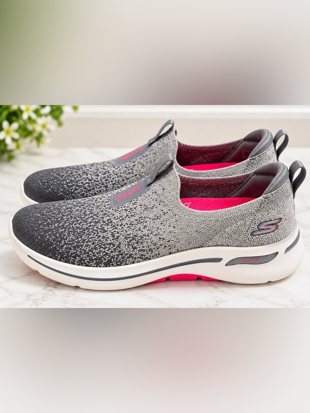 Skechers GOwalk Air-Cooled Arch Fit Women’s 9.5 Gray Knit Slip-On Walking Shoes